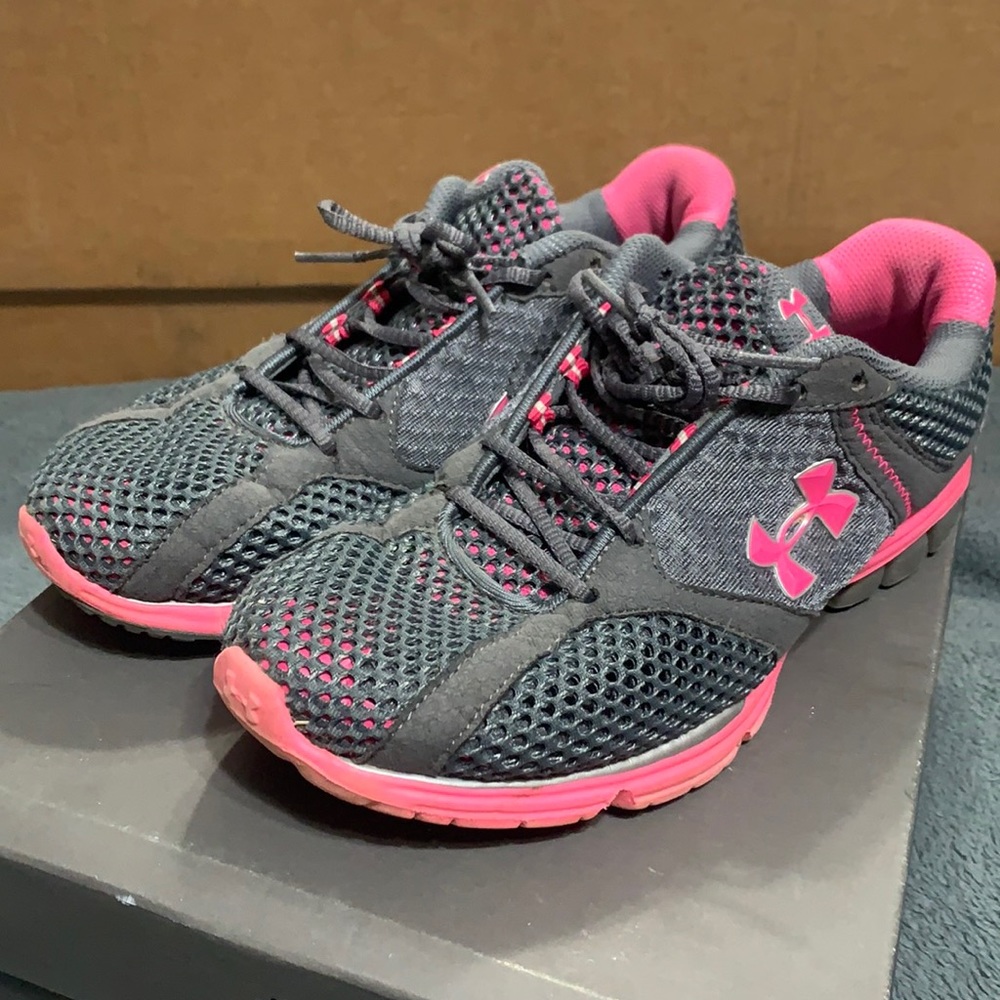 Under Armour Sneakers